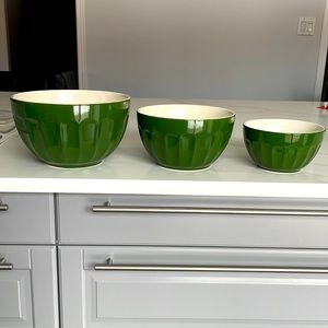 Williams Sonoma Nesting Bowl set of 3